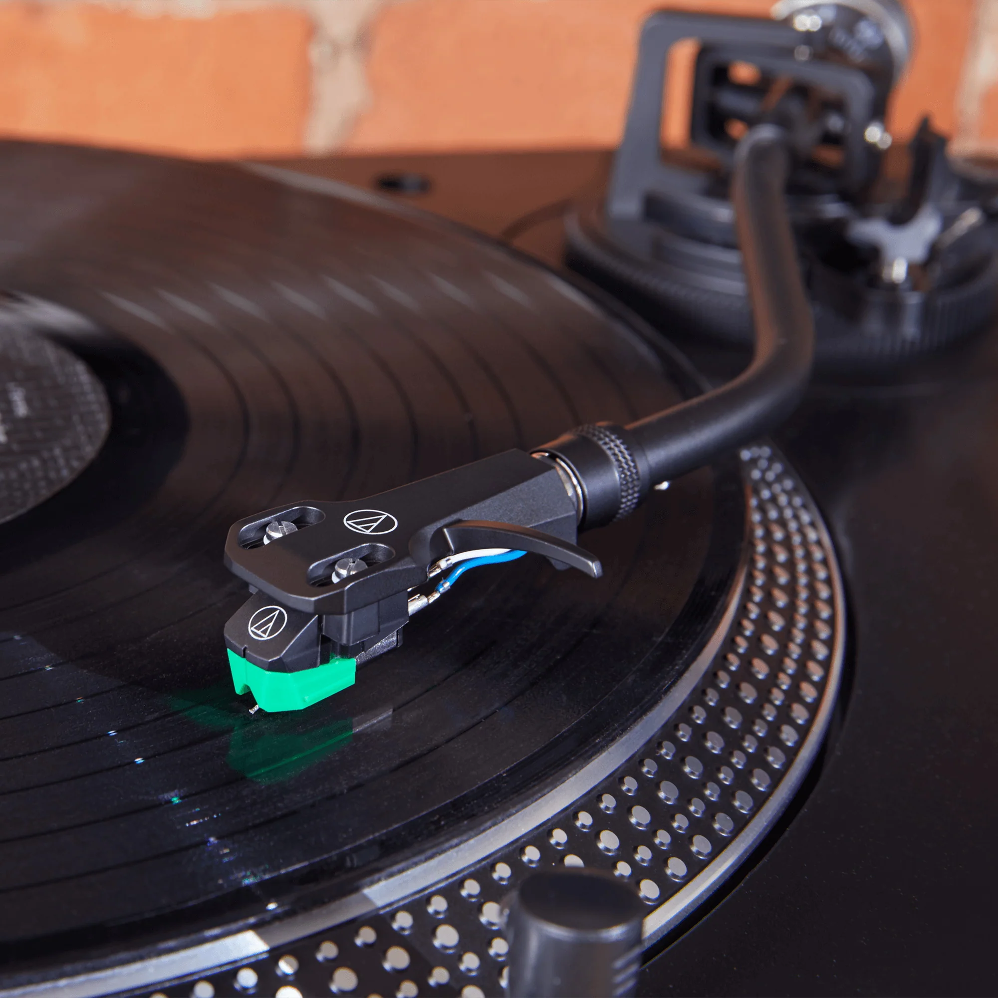 Audio-Technica AT-LP120XUSB – Table Tournante USB à Entraînement Direct pour Numérisation de Vinyles - Image 4