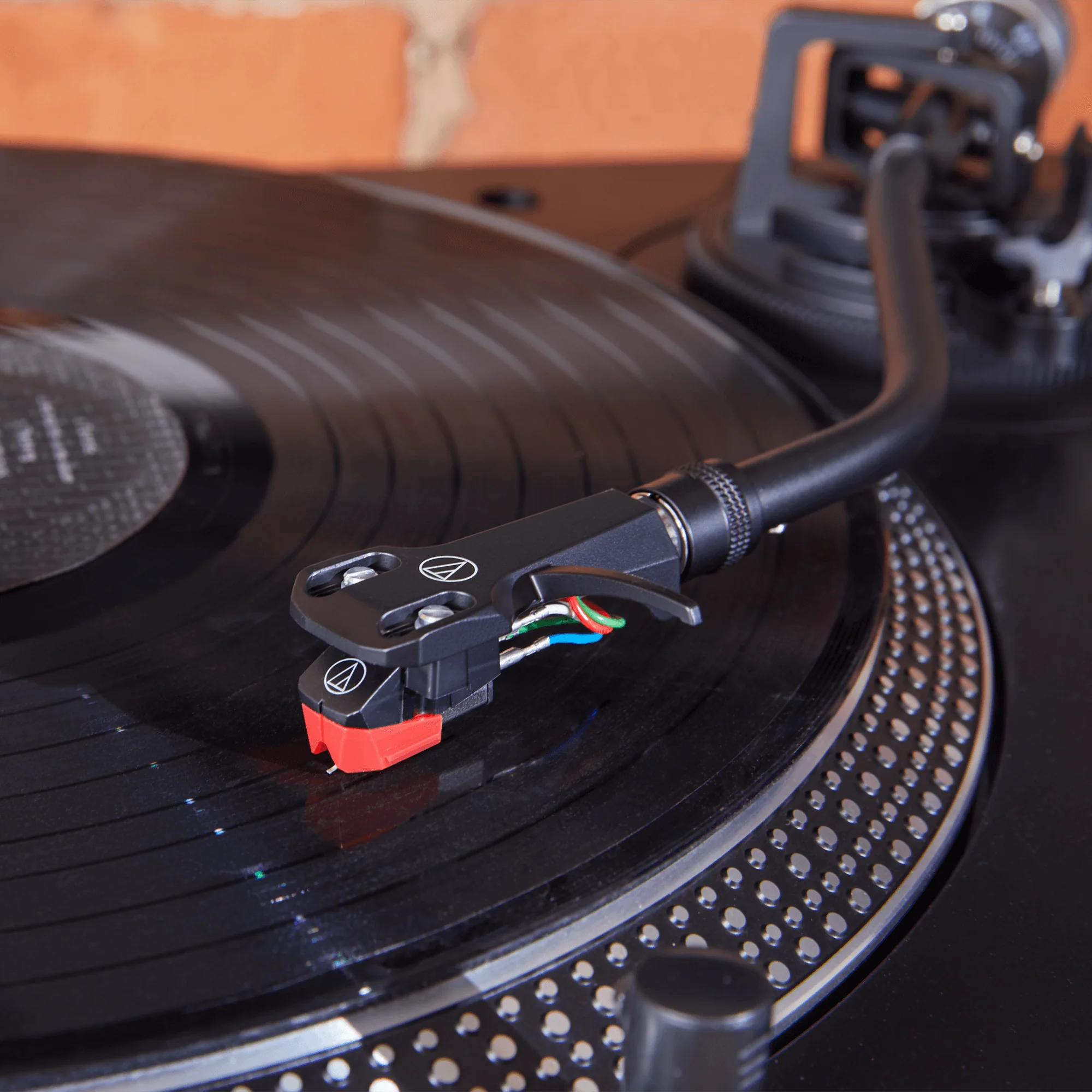 audio-technica  AT-VM95ML - Cartouche à aimant mobile (Moving Magnet MM) à double aimant et stylet nu elliptique - Image 4