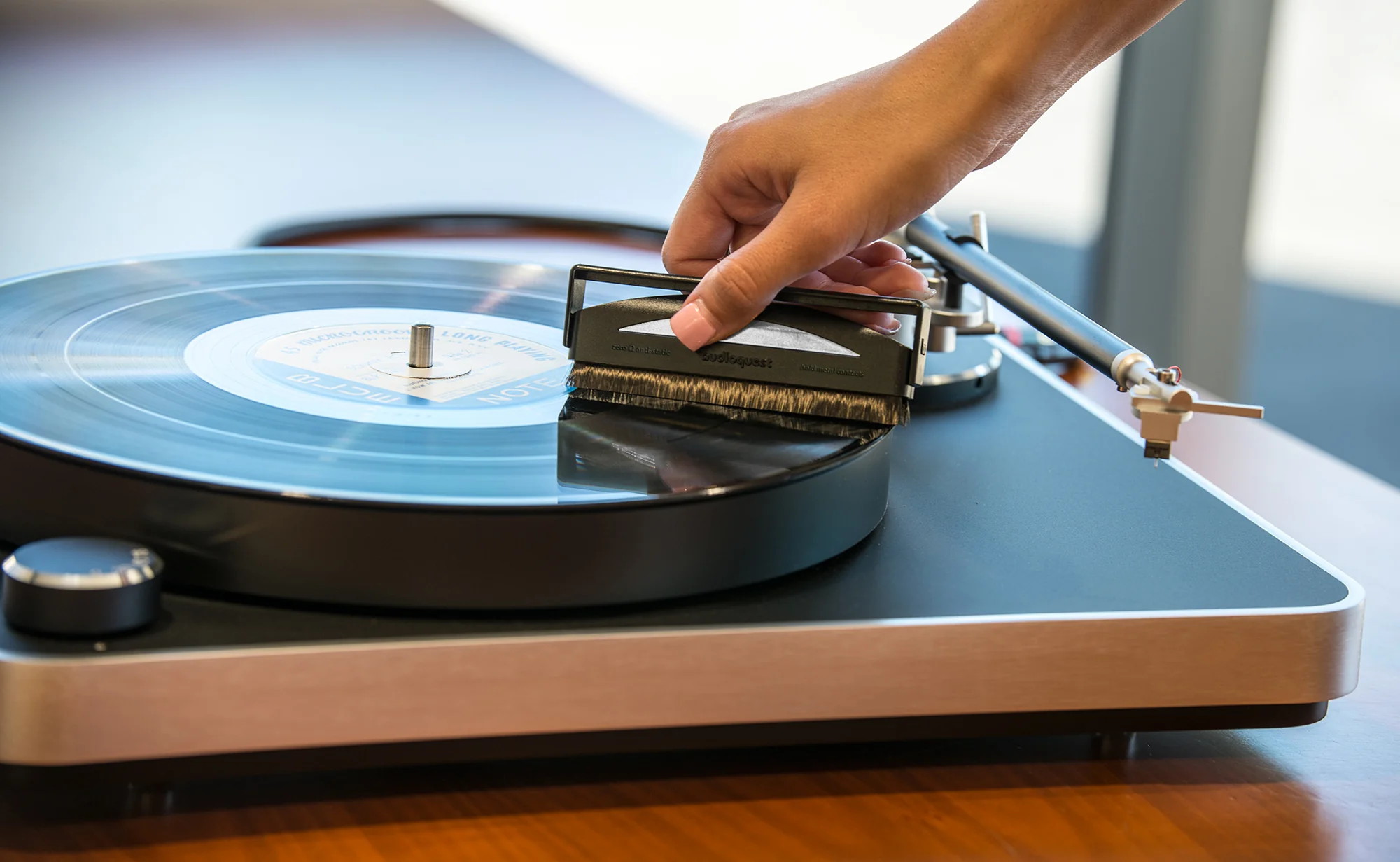 Audioquest - Brosse pour vinyle antistatique argentée - Image 5