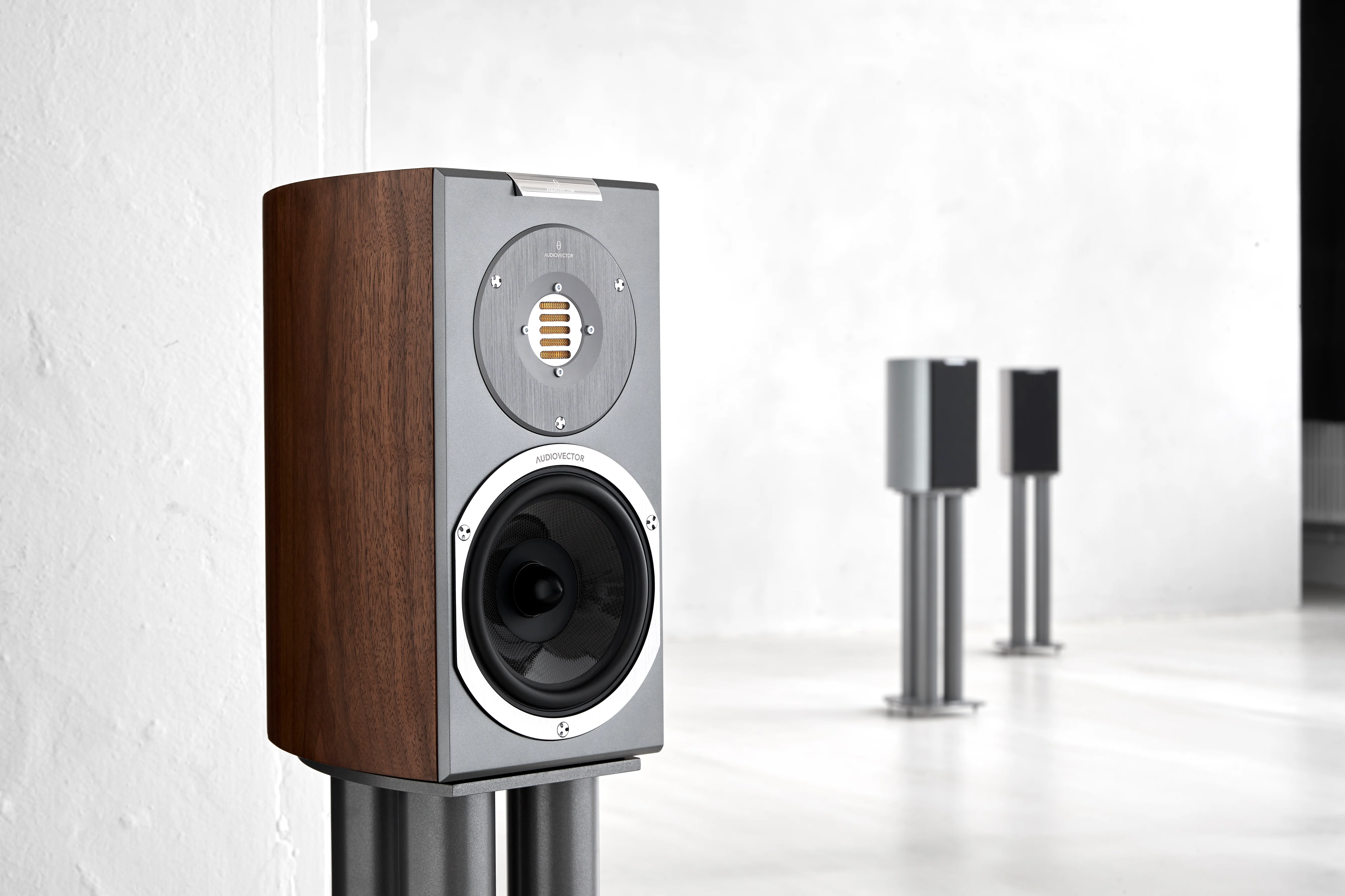 Audiovector R1 Arrete - Enceintes compactes d'étagère haute-fidélité performantes - Image 11