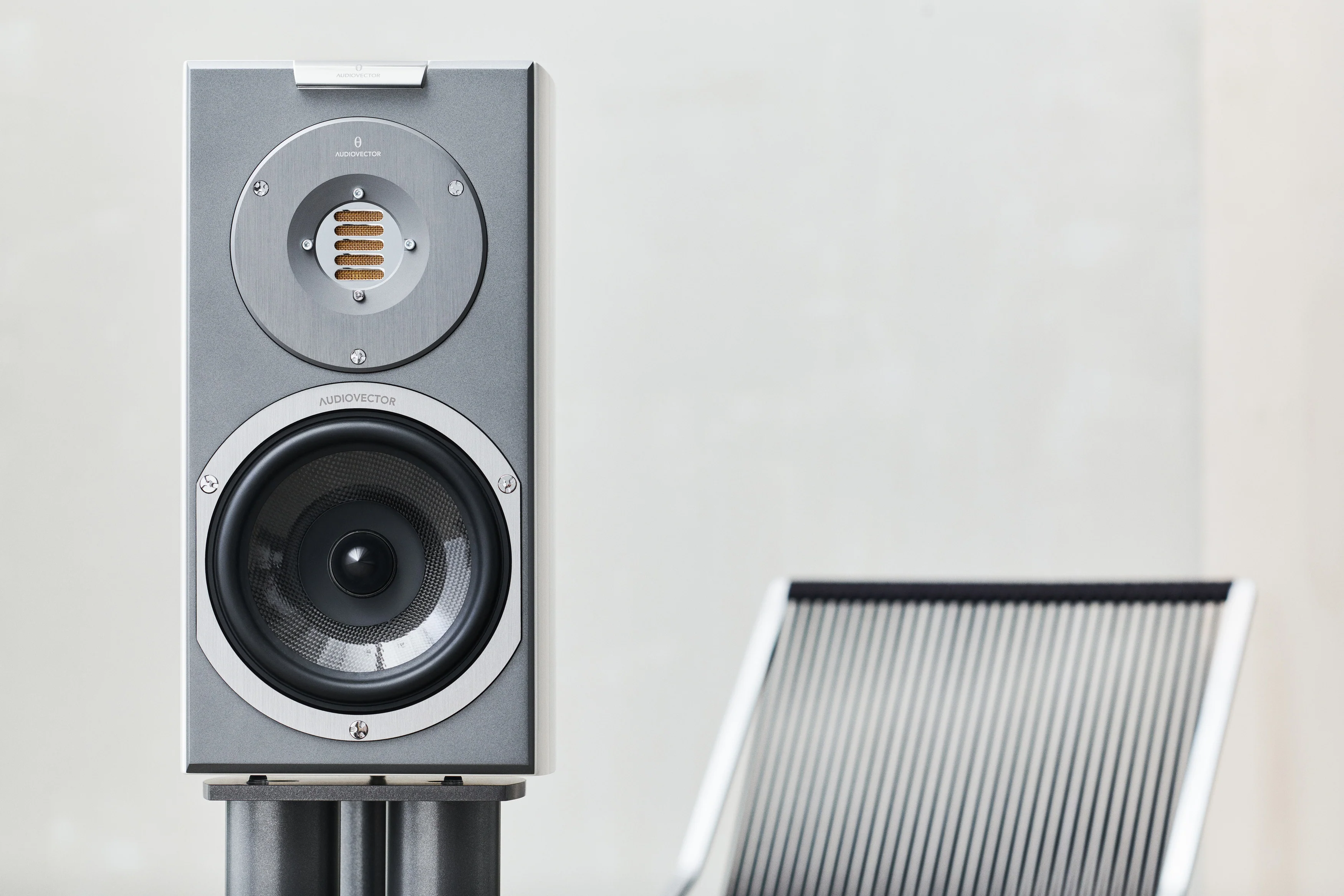 Audiovector R1 Arrete - Enceintes compactes d'étagère haute-fidélité performantes - Image 12