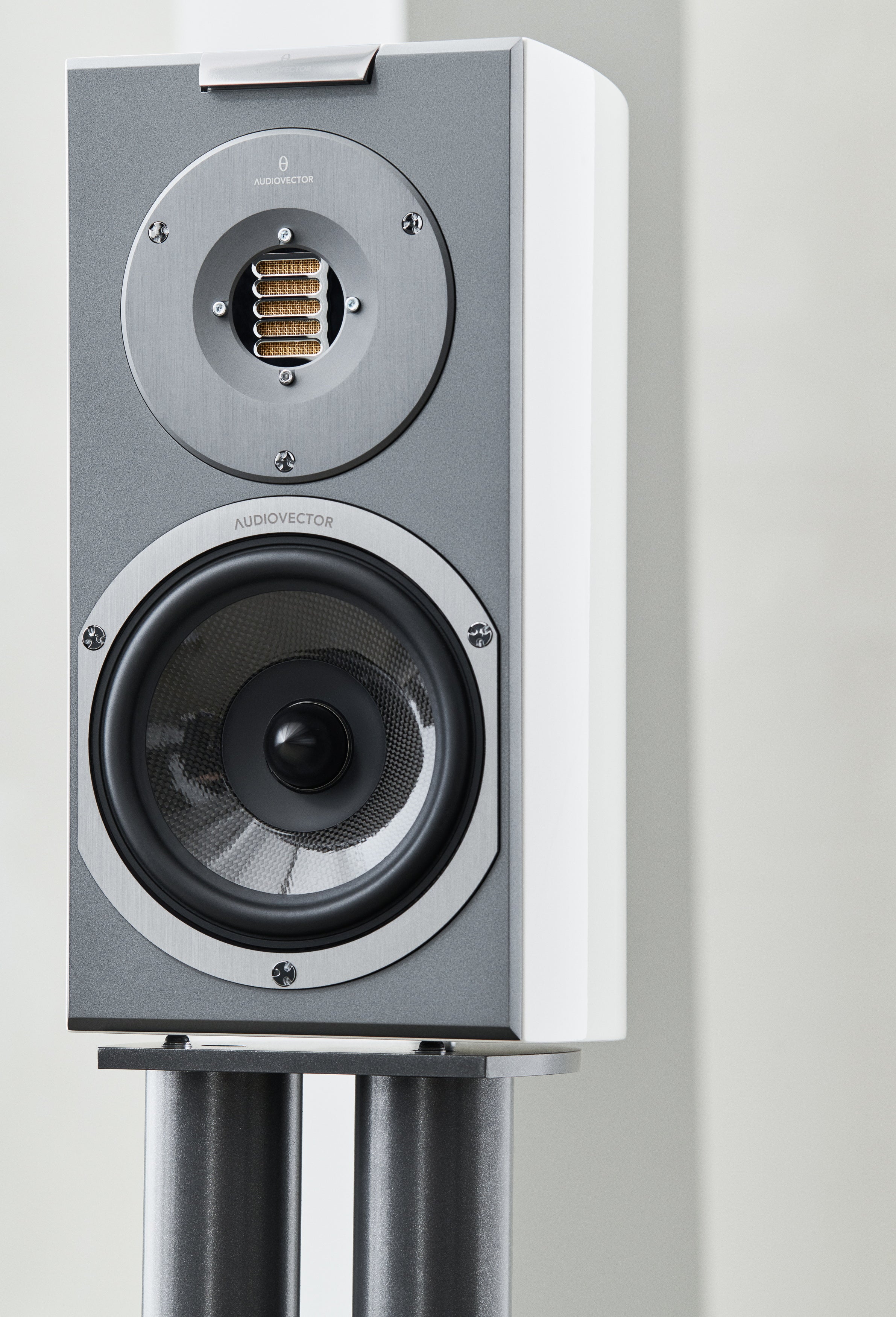 Audiovector R1 Arrete - Enceintes compactes d'étagère haute-fidélité performantes - Image 16