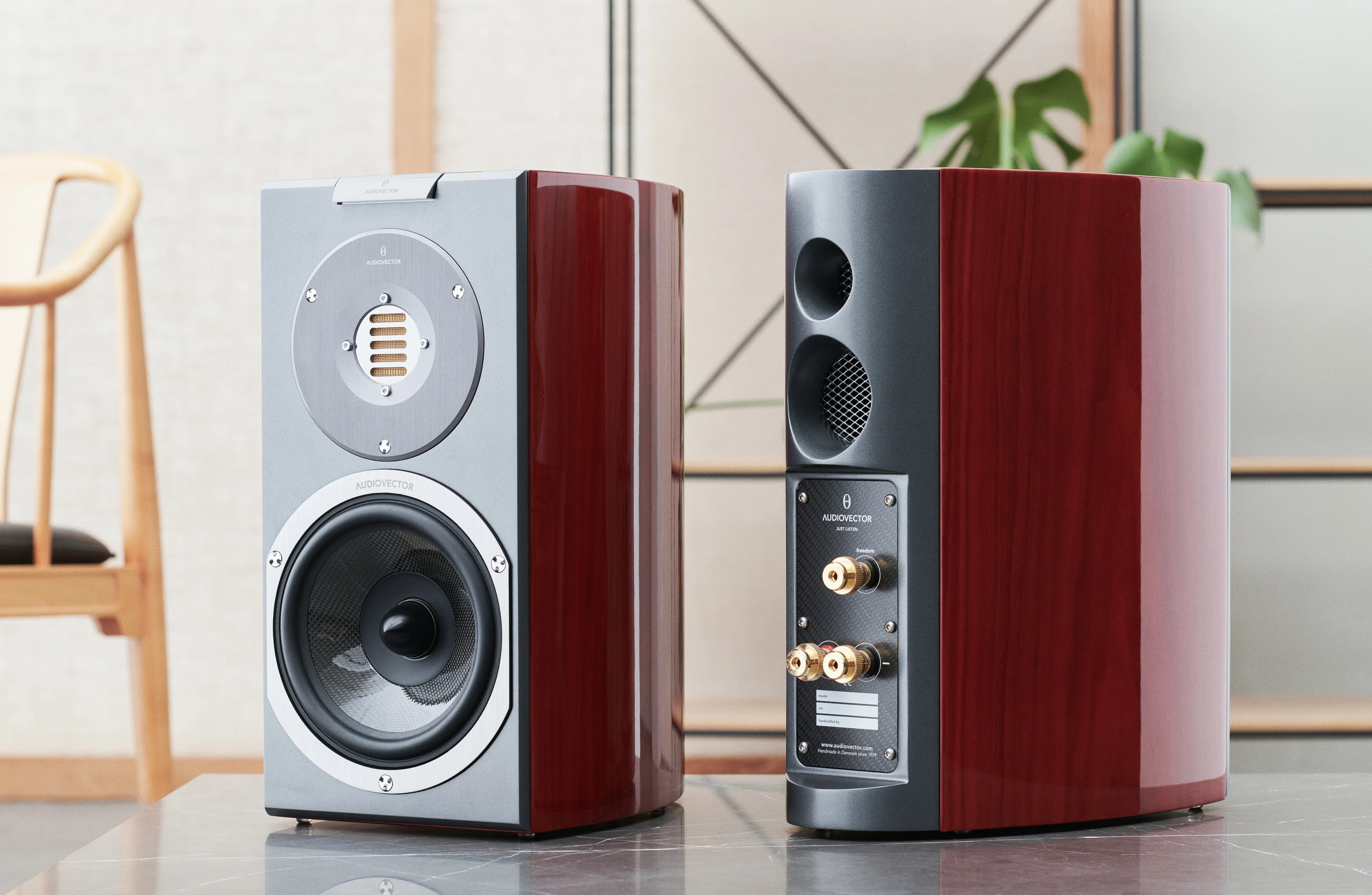 Audiovector R1 Arrete - Enceintes compactes d'étagère haute-fidélité performantes - Image 8