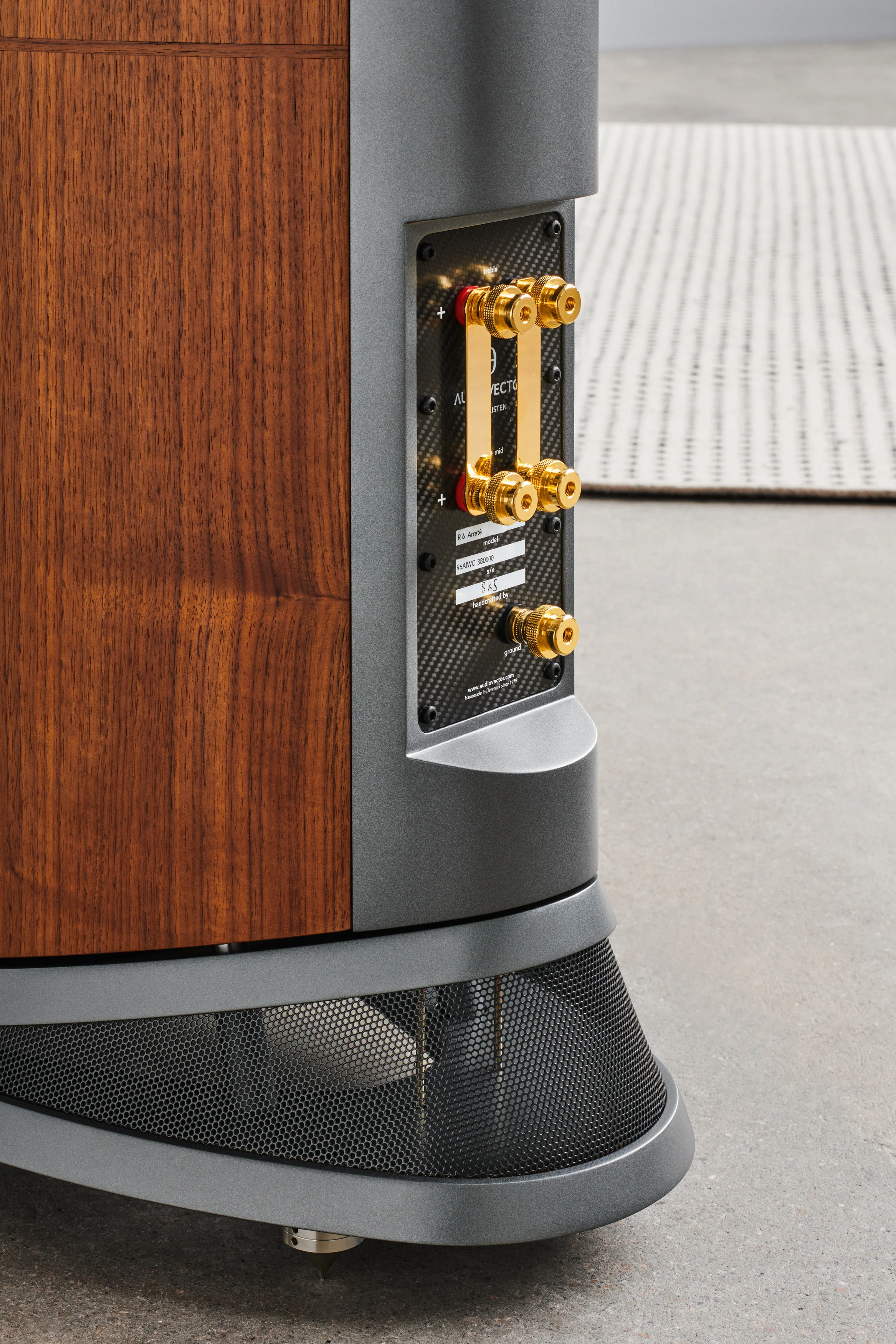 Audiovector R6 Arrete - Enceintes de type colonne sophistiqué pour audiphiles exigeants - Image 9