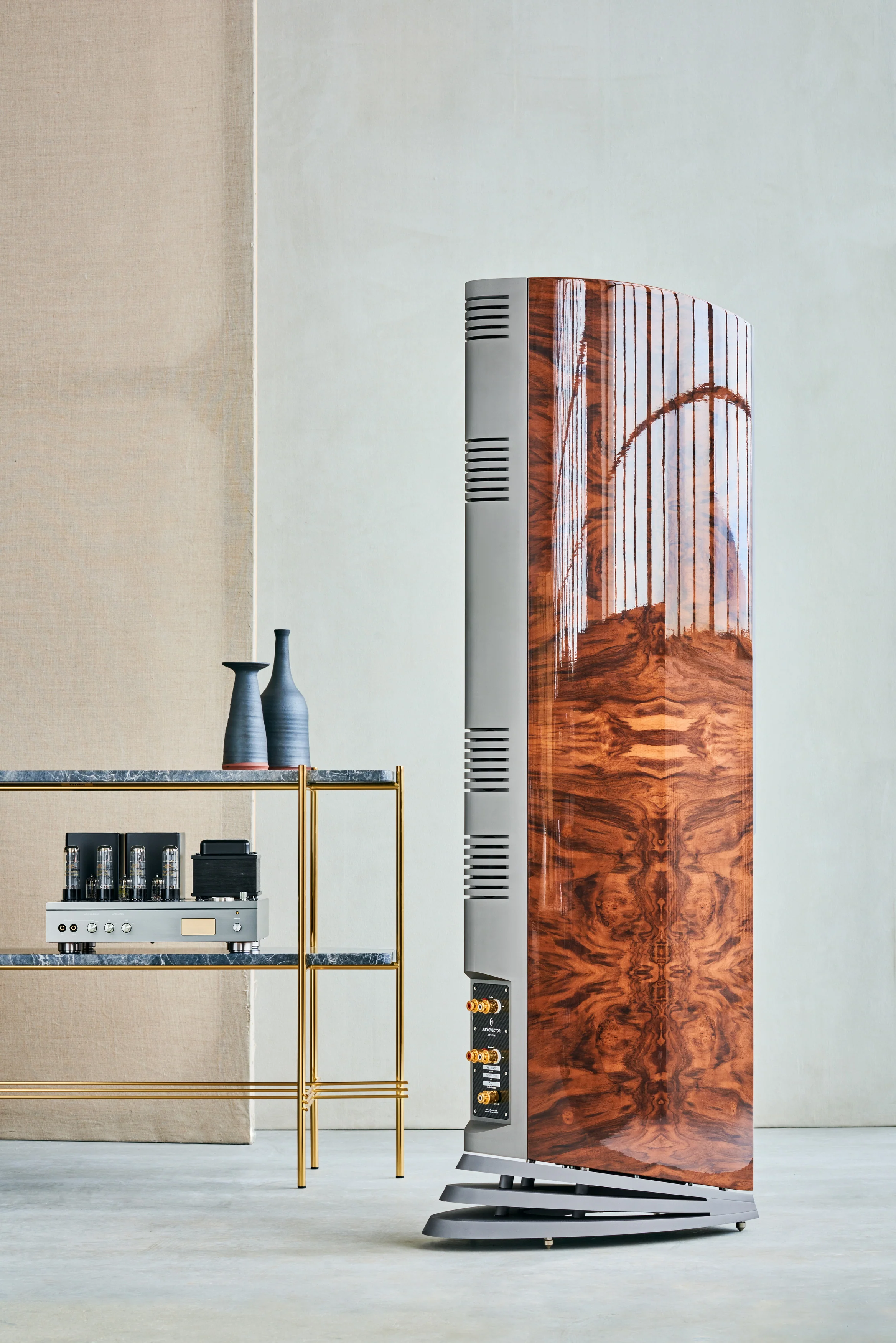 Audiovector R8 Arrete - Enceintes de type colonne haute-fidélité pour les audiophiles! - Image 8