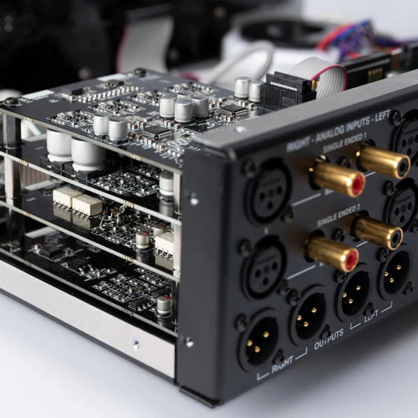 Bryston BR20 - Préamplificateur Stéréo avec lecteur réseau/DAC - Image 6