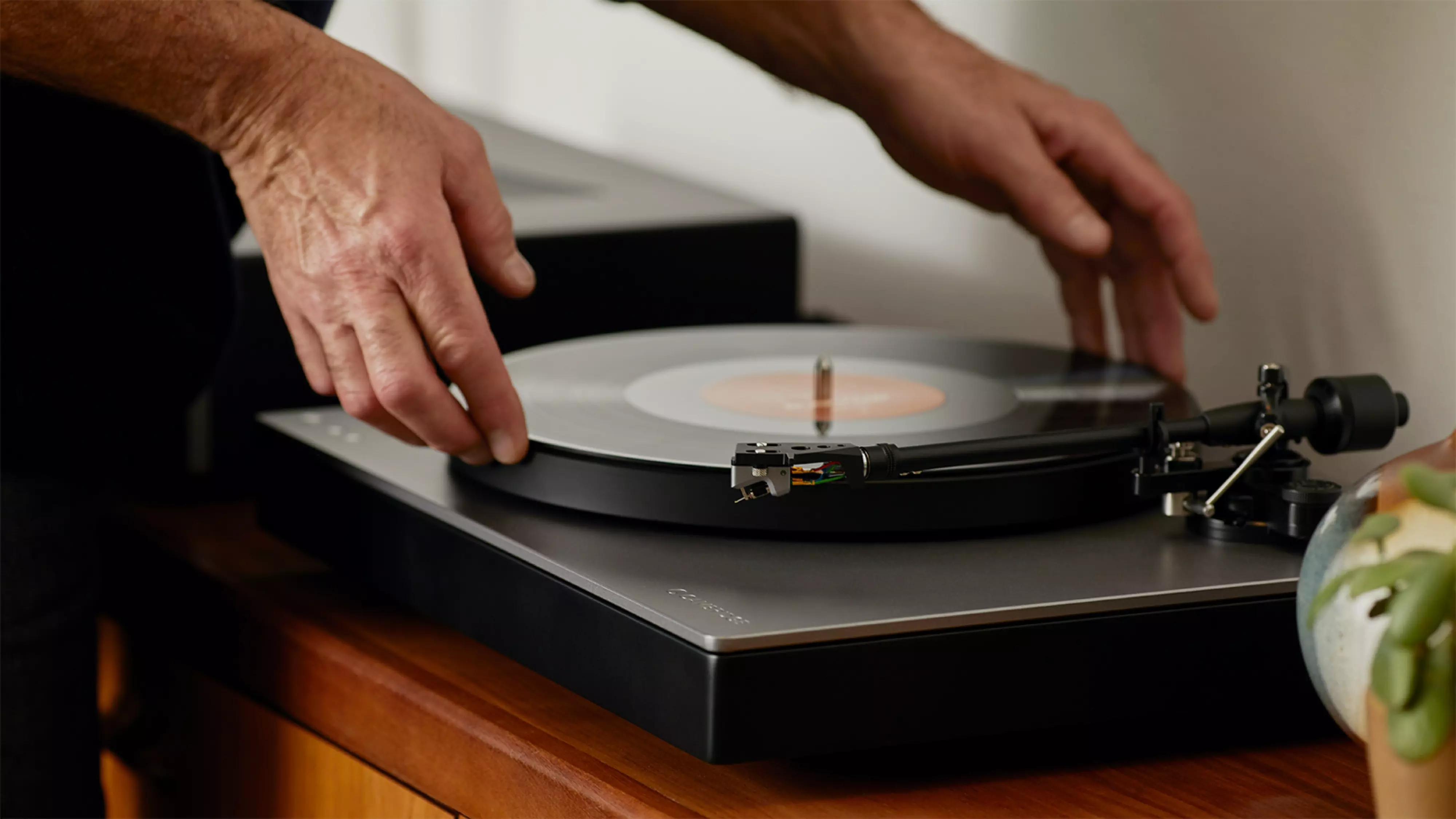 Cambridge Audio ALVA TT V2 - Table tournante à entraînement direct - Image 3