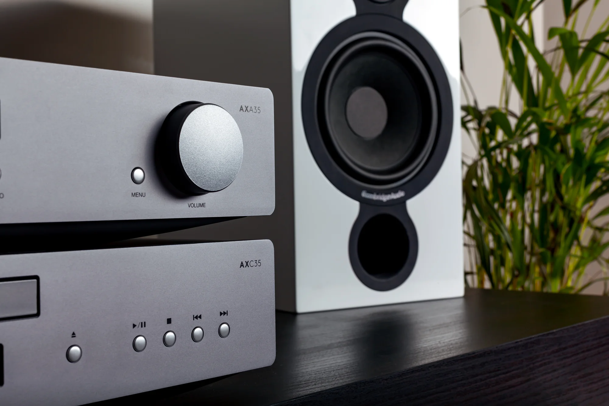 Cambridge Audio AXA35 - Amplificateur stéréo intégré 35Watts Canal avec entrée phono - Image 8