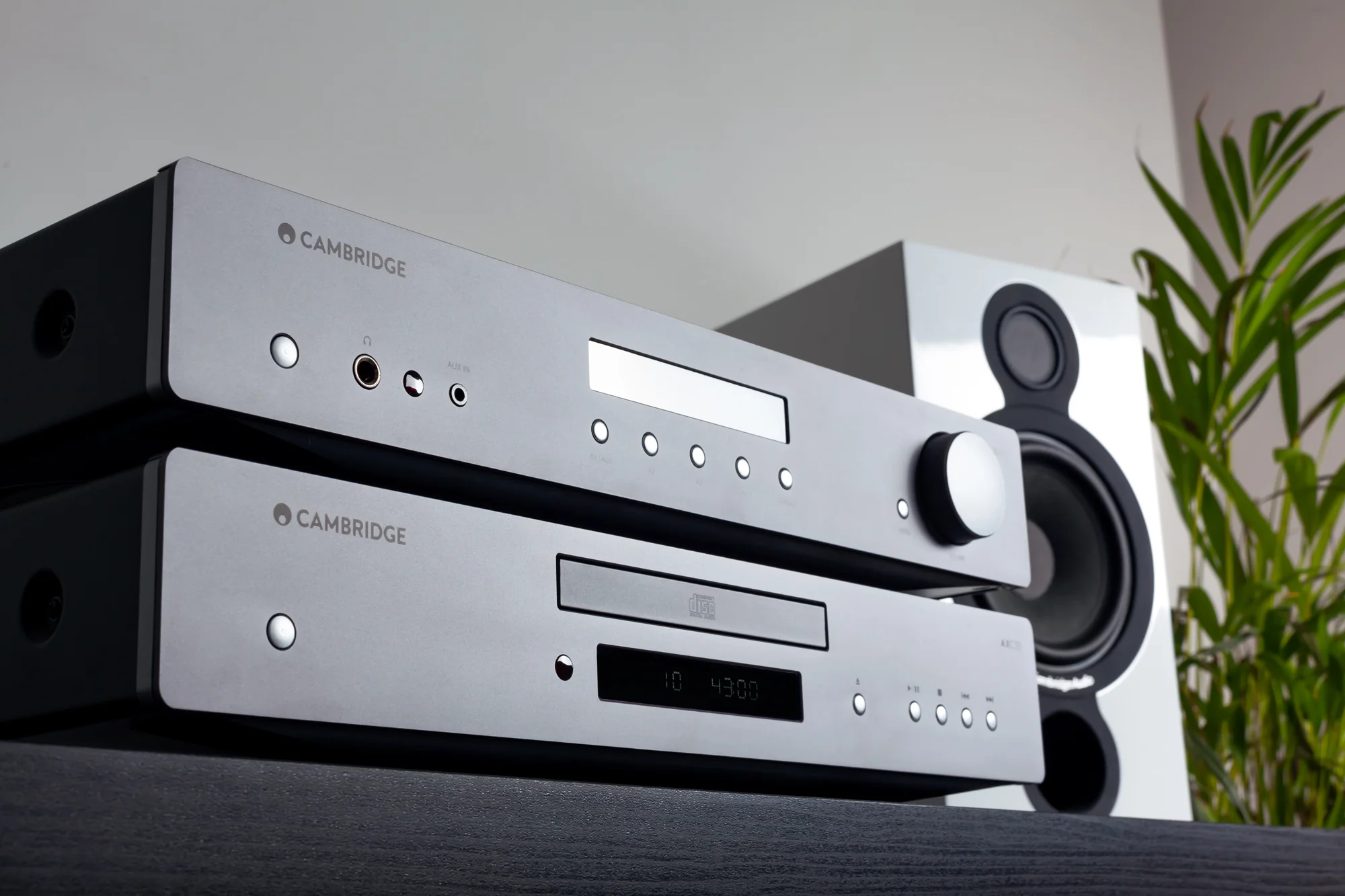 Cambridge Audio AXA35 - Amplificateur stéréo intégré 35Watts Canal avec entrée phono - Image 9