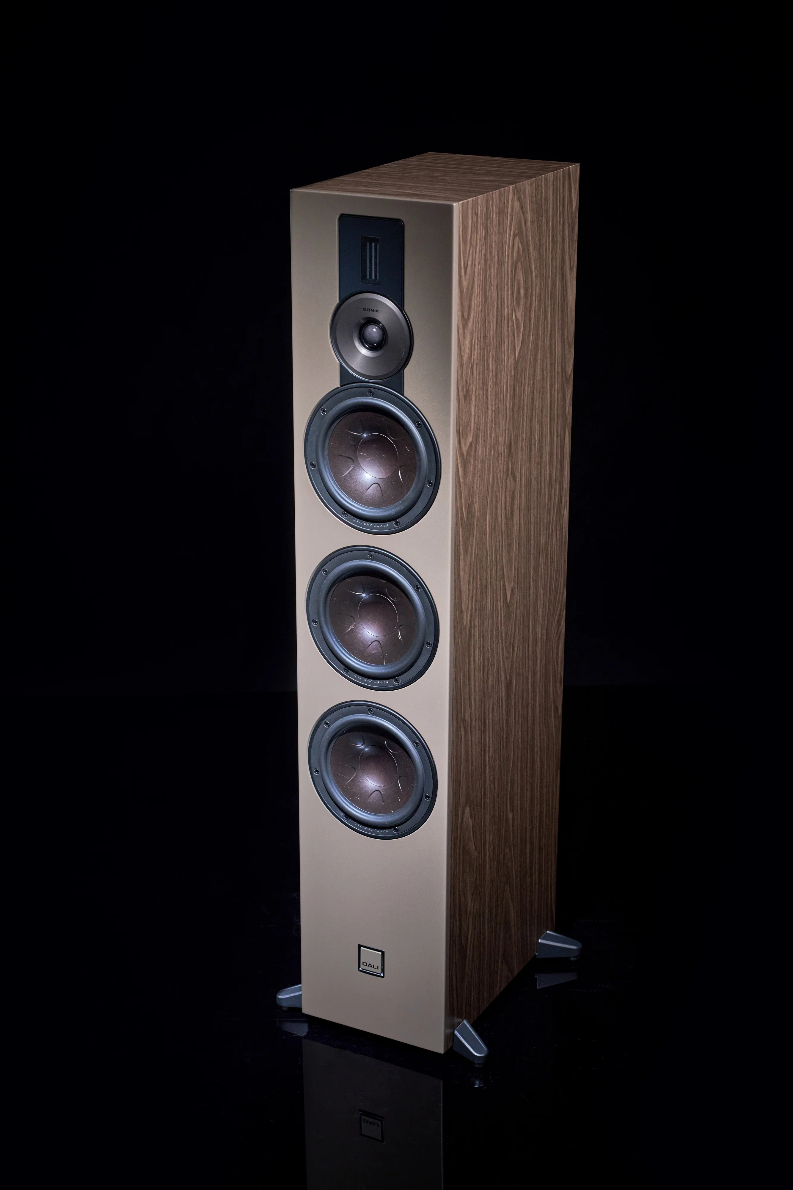DALI SONIK 9 | Enceintes acoustiques colonnes phares 3 voies de la série SONIK (Paire) - Image 10