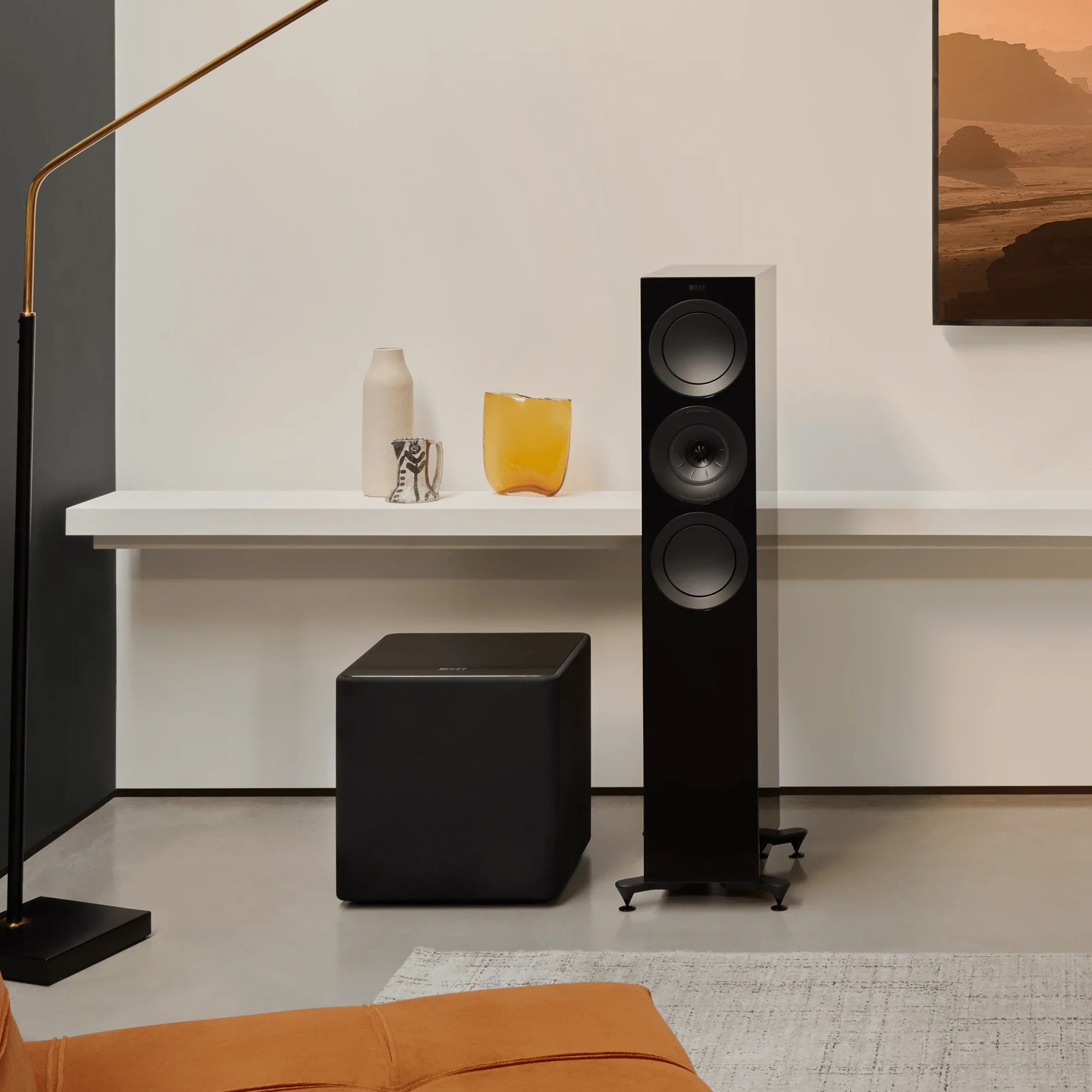 KEF Kube 12 MIE - Caisson de basses actif scellé de 12 pouces à projection frontale 300 Watts - Image 2