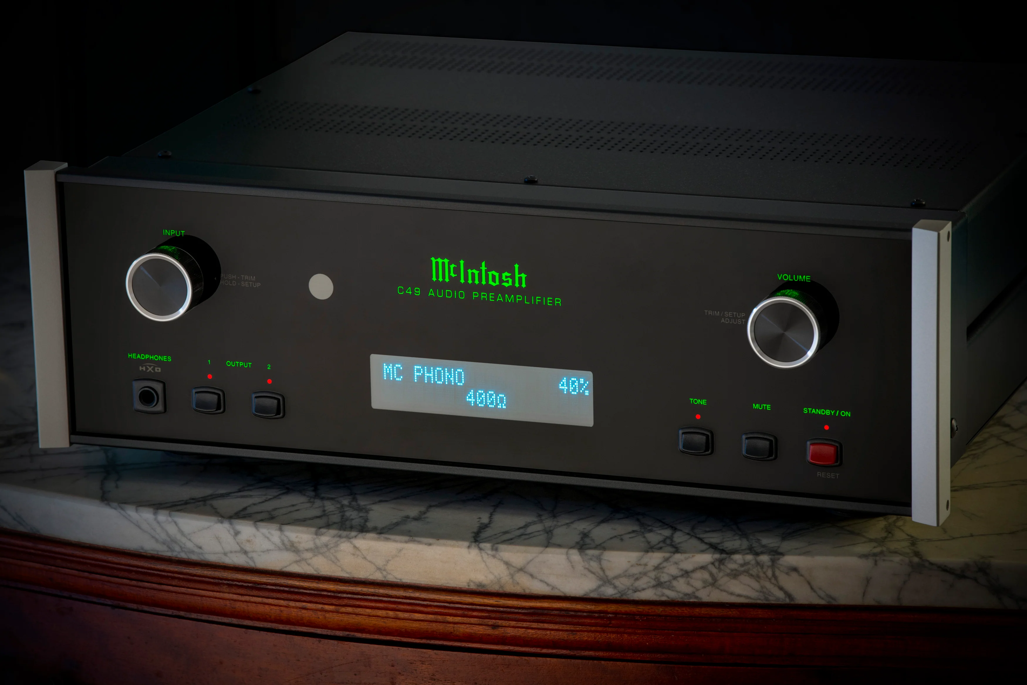 McIntosh C49 | Préamplificateur Stéréo Audiophile Ultra‑Flexible - Image 4