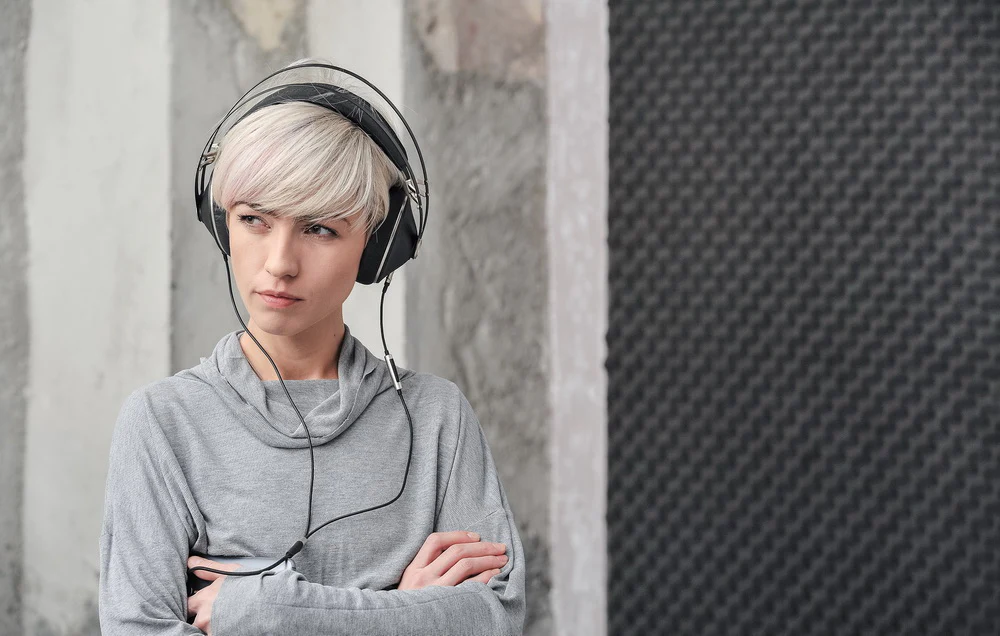 Meze Audio Neo 99 - Casques d'écoute confortable et léger argenté - Image 4