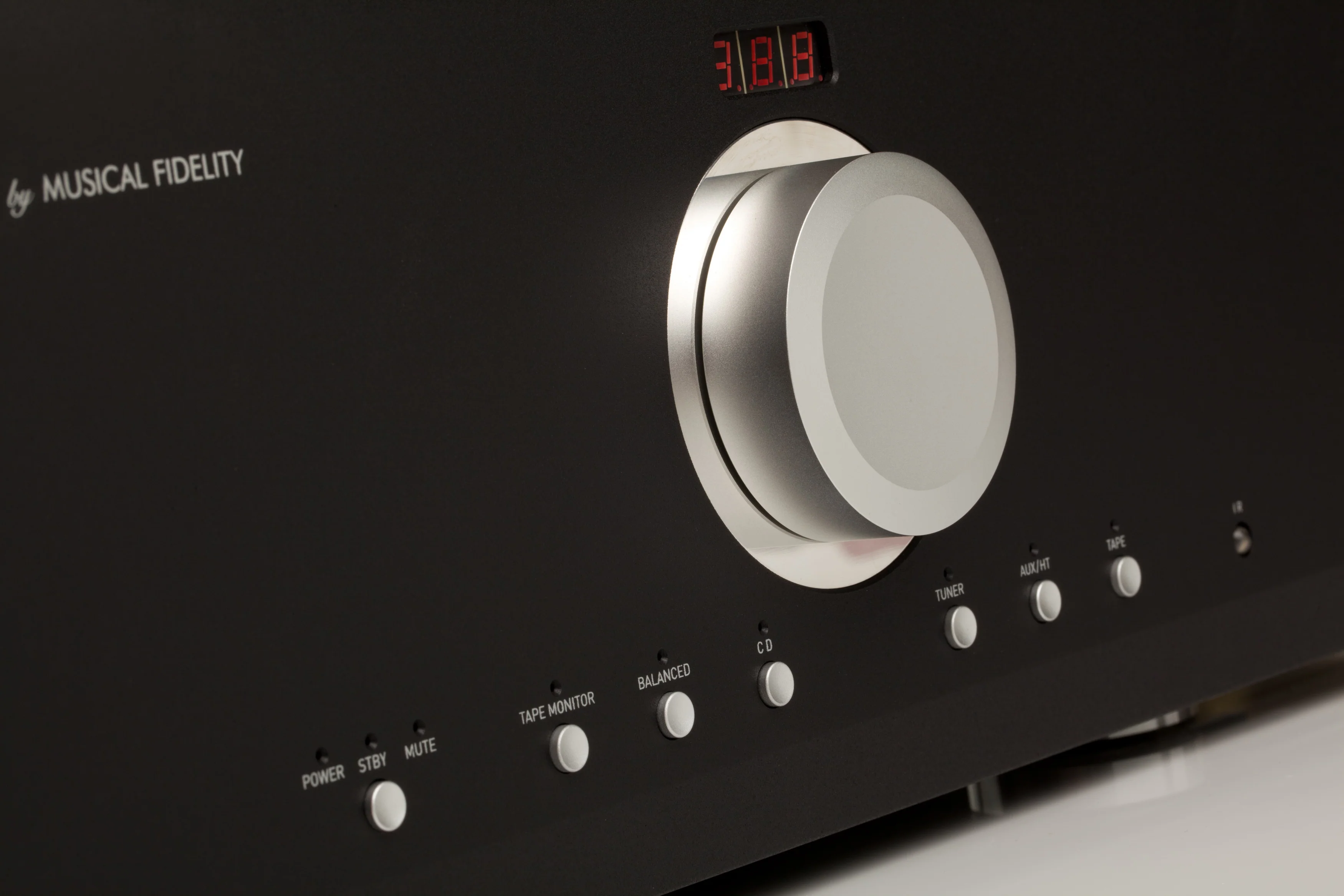 Musical Fidelity M6SI500 - Amplificateur stéréo intégré 500W/C, cinq entrées XLR - Image 17