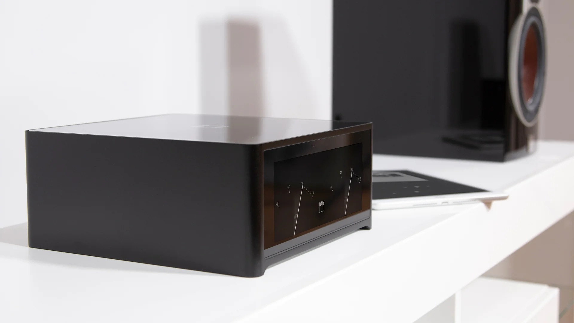 NAD M10 V2 - Amplificateur stéréo 100W/C, DAC ESS 32 Bits - Image 6