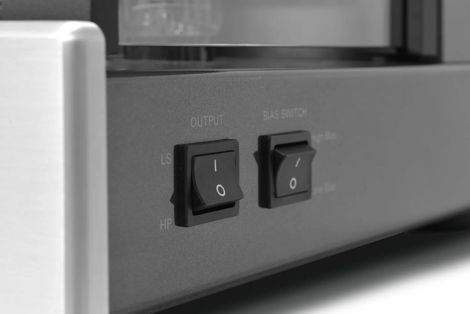 PrimaLuna EVO 300 - Amplificateur stéréo Linaire à tubes : 42 watts x 2 + Triode 24 watts x 2 - Image 28