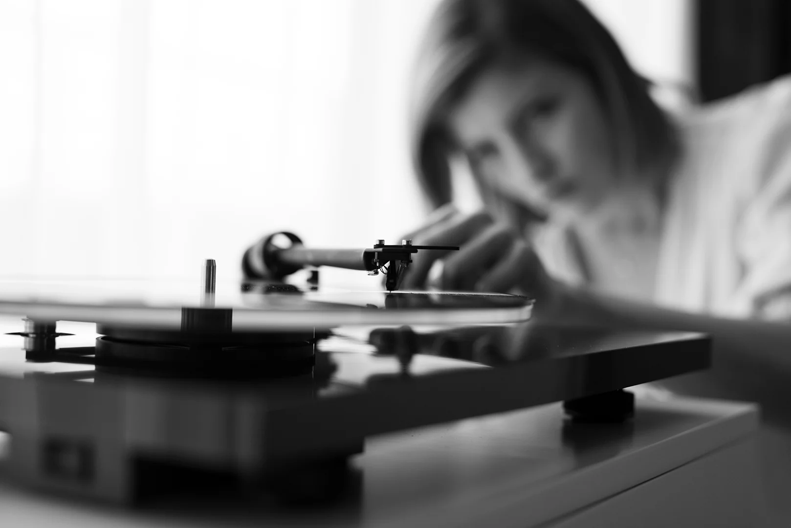 Pro-Ject T1 - Table tournante haute fidélité avec cartouche Ortofon OM 5E (Blanche) - Image 4
