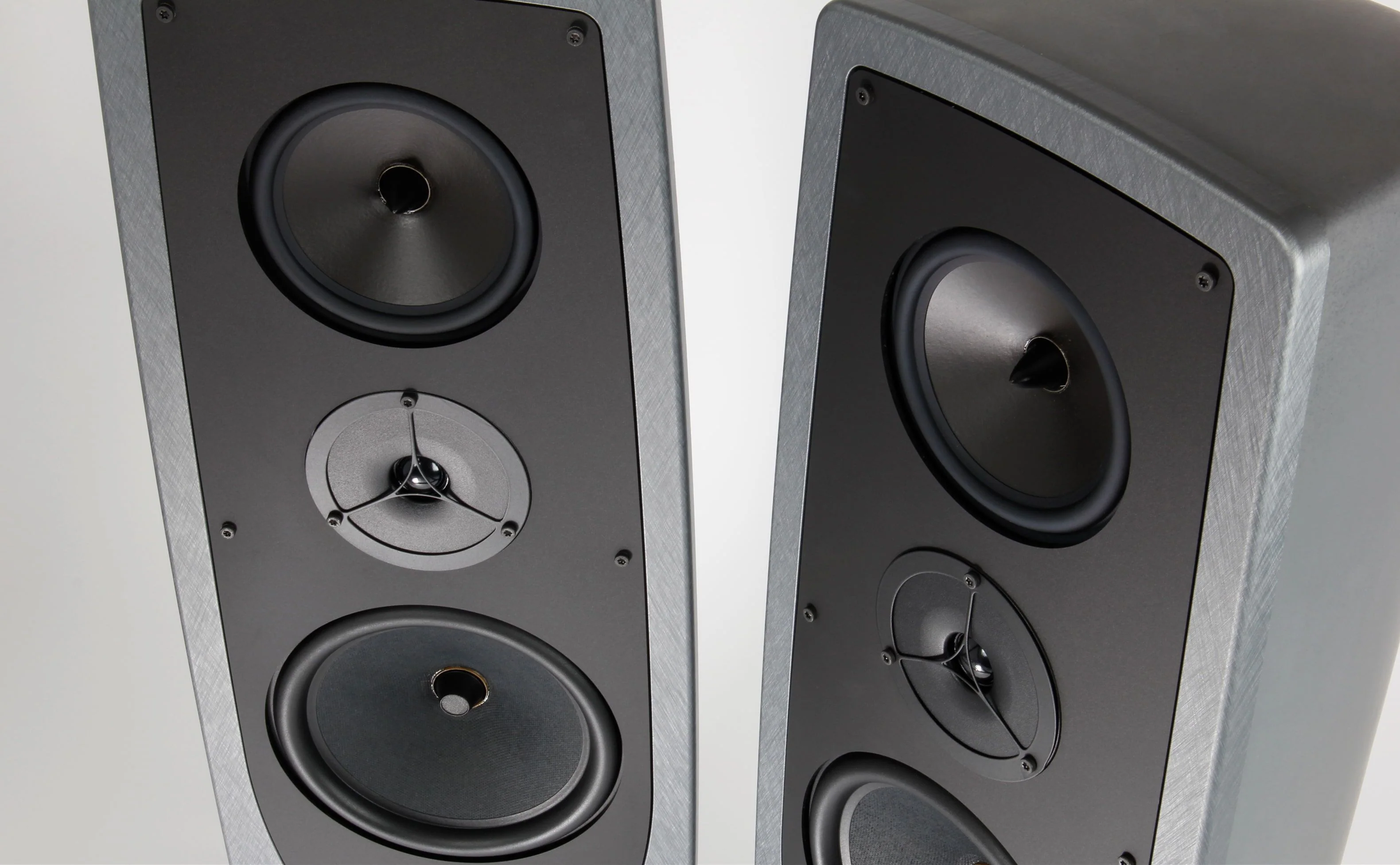 REGA AYA | Enceintes acoustiques de type colonne 2.5 voies - Image 10
