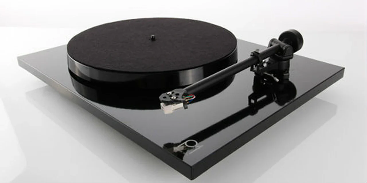 REGA Planar 1 - Table tournante « Plug and Play » avec cartouche carbon - Image 4