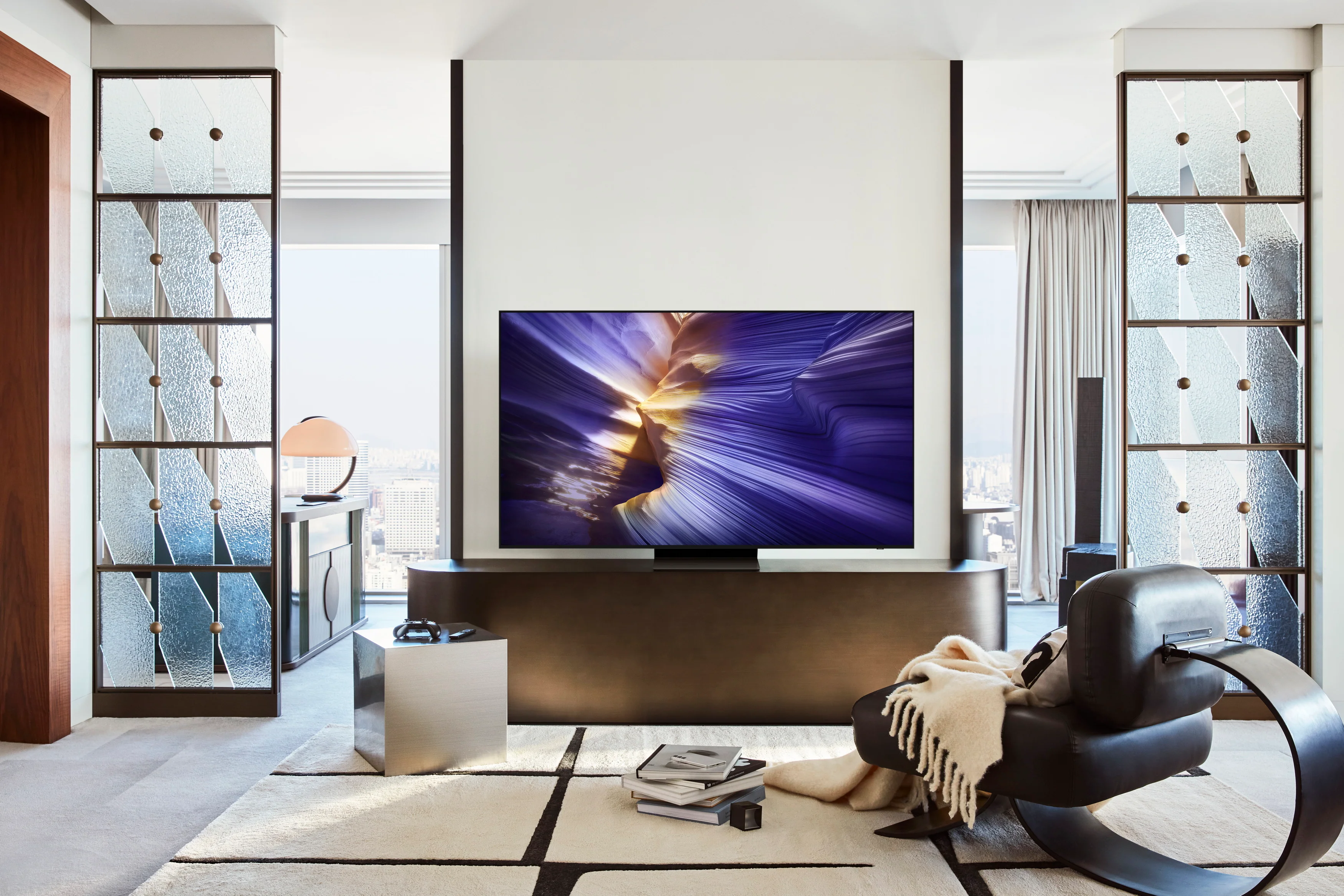 Samsung QN55S90F - Téléviseur 55'' OLED 4K, 144Hz, OLED HDR+, Écran AntiReflet, Processeur NQ4 AI Gen3 - Image 10