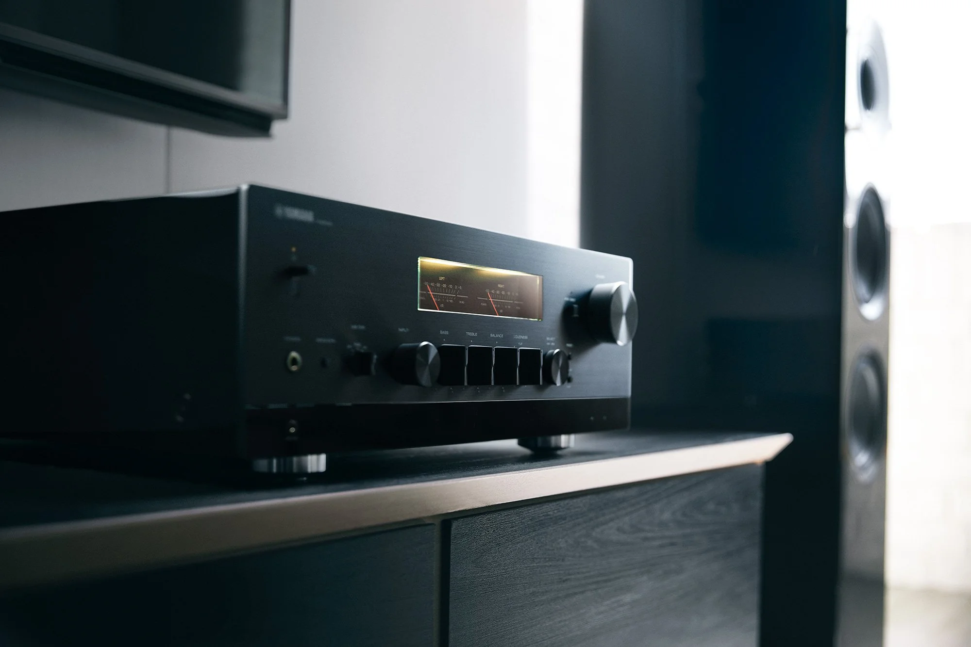Yamaha RN2000A - Récepteur Stéréo MusicCast 120W/c, DAC, lecteur réseau, phono - Image 4